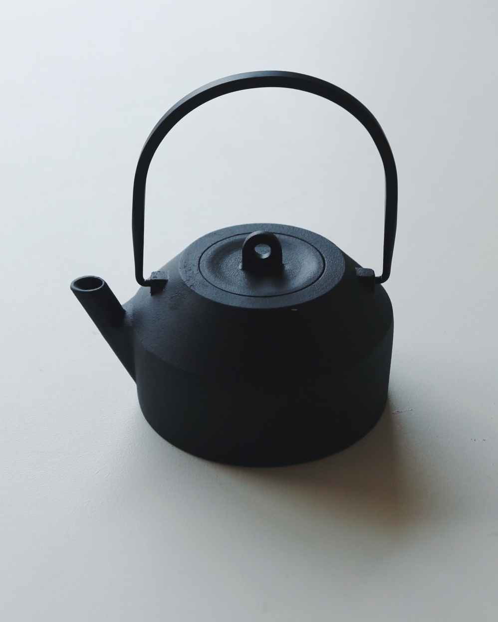 鉄瓶 iron kettle S-VK | iwatemo | nostos books ノストスブックス