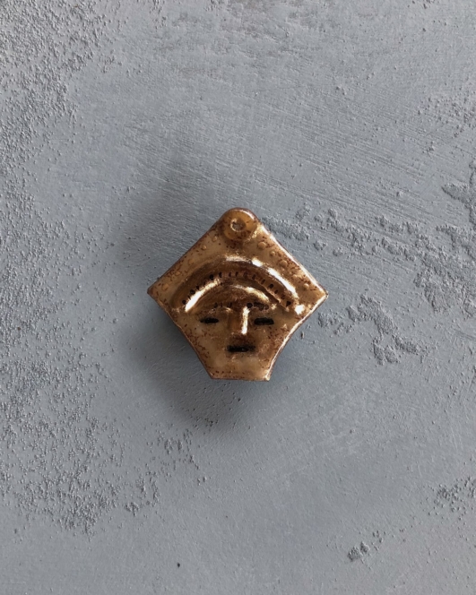 エナメルブローチ 土偶 K | MEDO