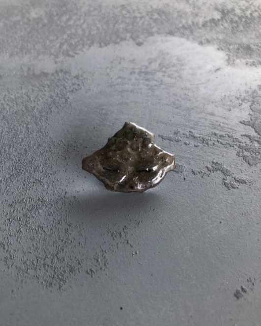 エナメルピアス 土偶 S | MEDO