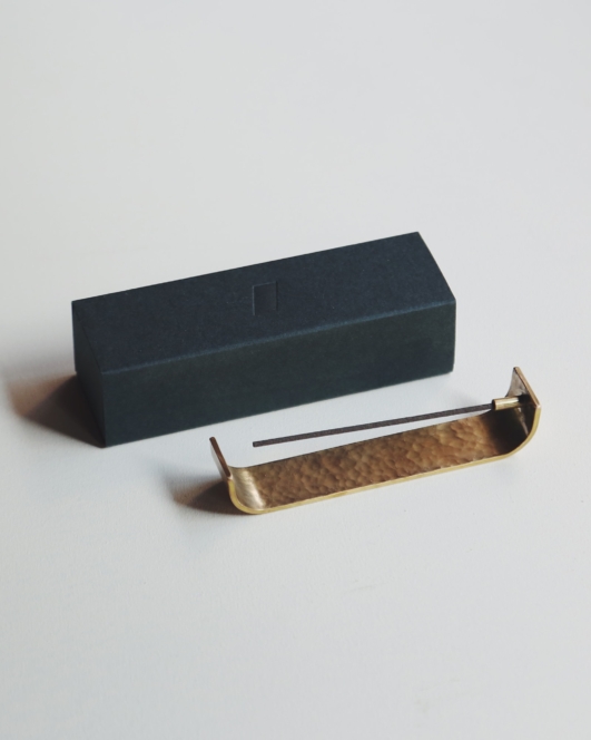 D'STUD'IO Incense Holder - 真鍮お香立て Hammerd