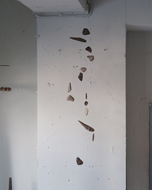2_hanging mobile / stone |  辻有希