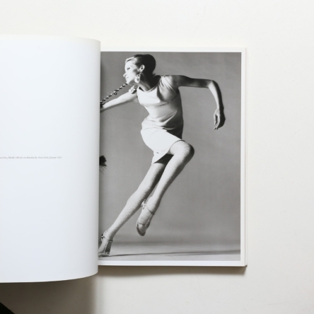 Woman in the Mirror | Richard Avedon リチャード・アヴェドン 写真集 | nostos books ノストスブックス