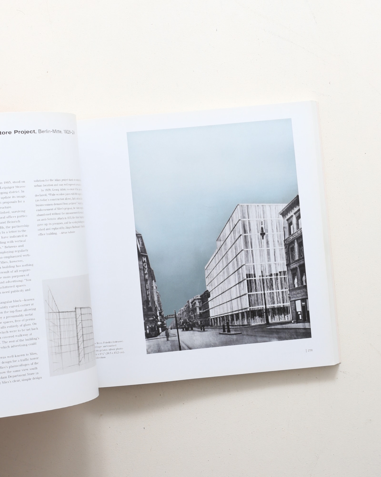 人気のファッションブランド！ In Mies Berlin books nostos | ミース・ファン・デル・ローエ | デザイン