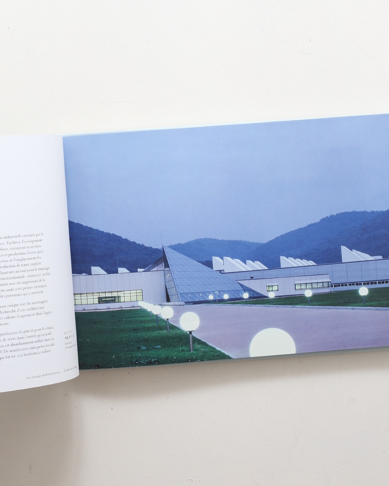 早間玲子作品集 受け身の建築 | millegraph | nostos books 早間玲子作品集 受け身の建築 | millegraph | nostos books