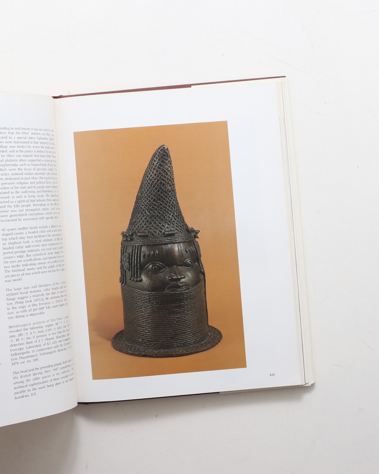 最新の激安 A Treasury of African Art from the Harrison Eiteljorg 洋書