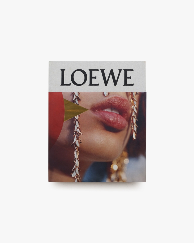 Loewe: Womenswear Spring Summer 2016