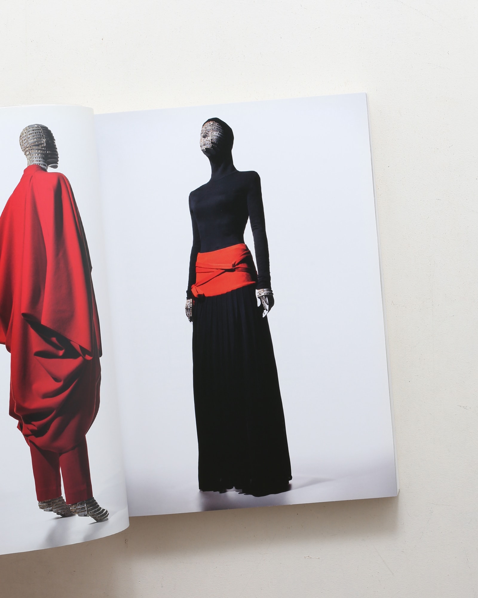 MIYAKE ISSEY展 三宅一生の仕事 | nostos books ノストスブックス