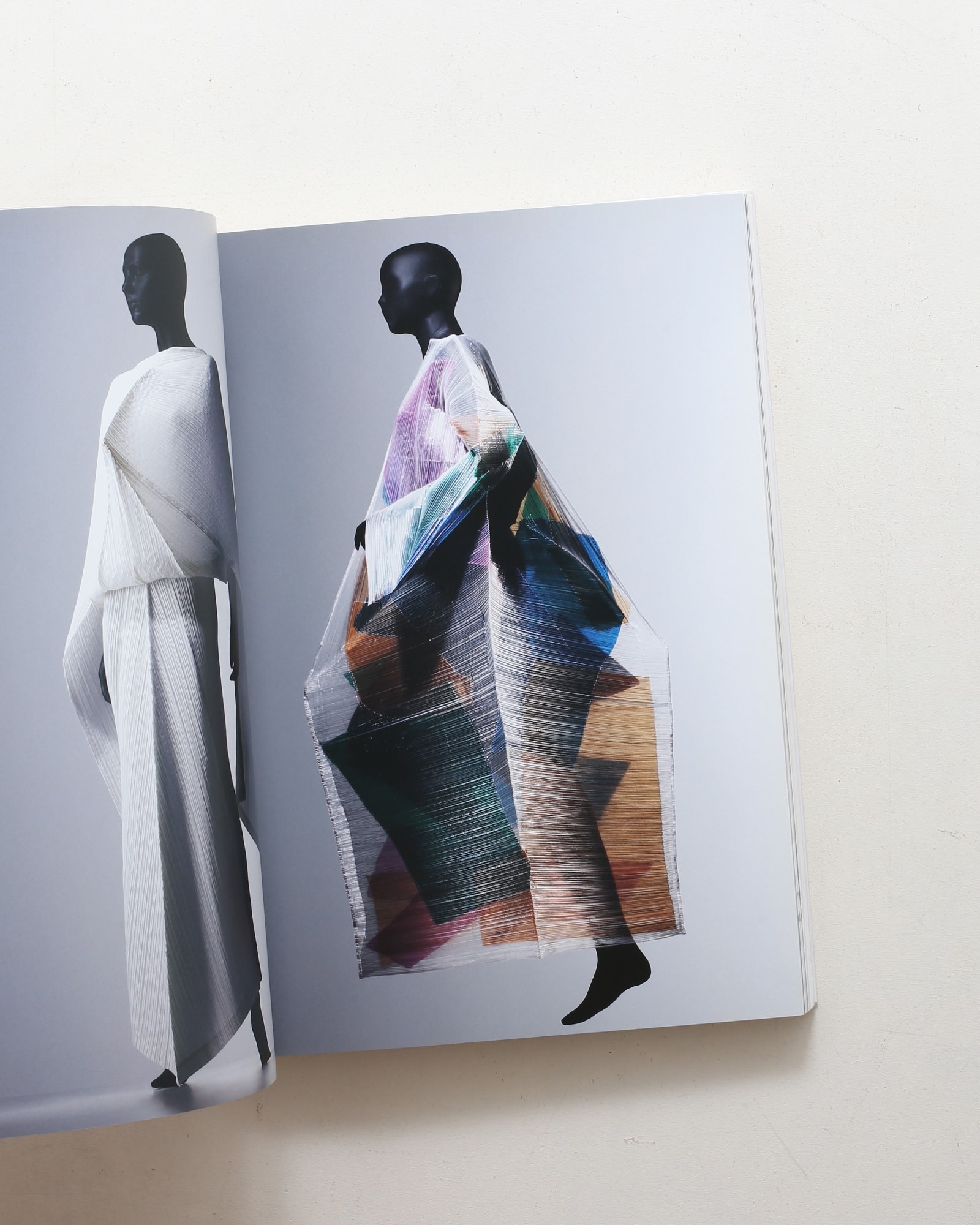 MIYAKE ISSEY展 三宅一生の仕事 | nostos books ノストスブックス