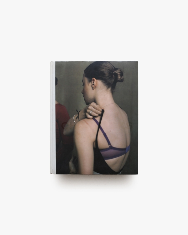Chic Clicks: Creativity and Commerce in Contemporary Fashion Photography