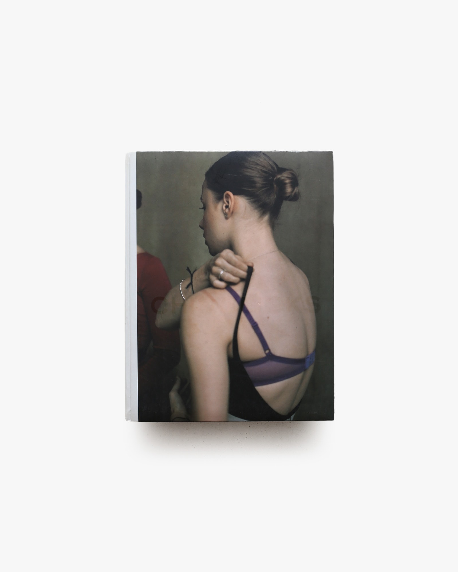 Chic Clicks: Creativity and Commerce in Contemporary Fashion Photography