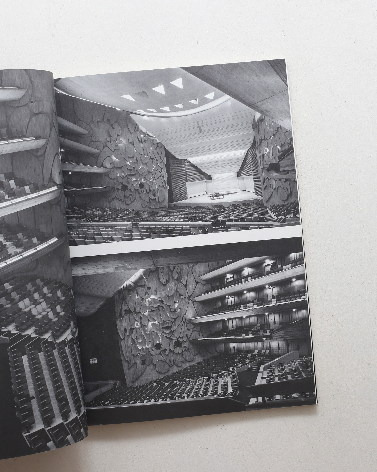 SPACE DRAWINGS 世界建築設計図集 6 前川國男：東京文化会館