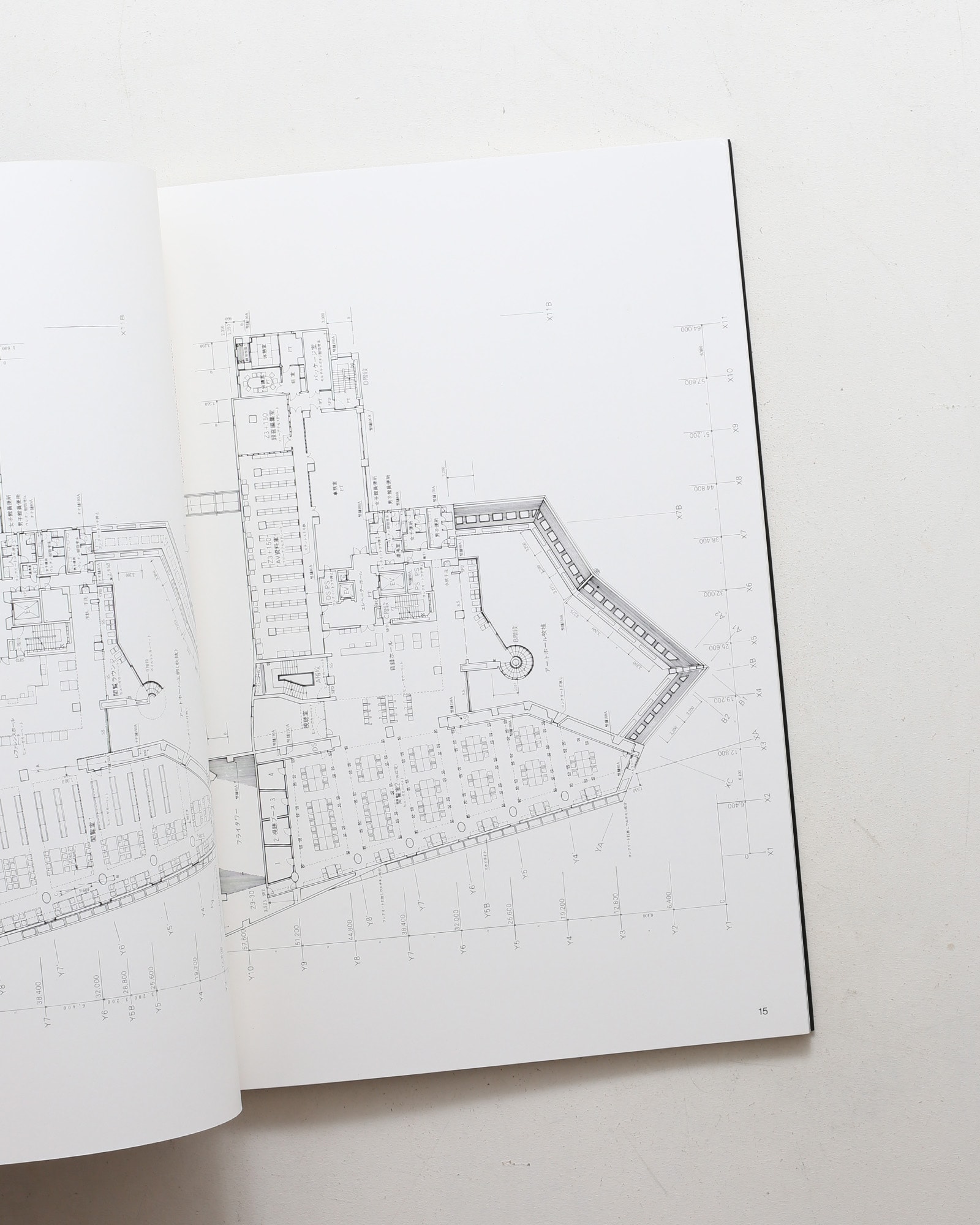 SPACE DRAWINGS 世界建築設計図集 14 第一工房：大阪芸術大学塚本英世記念館芸術情報センター