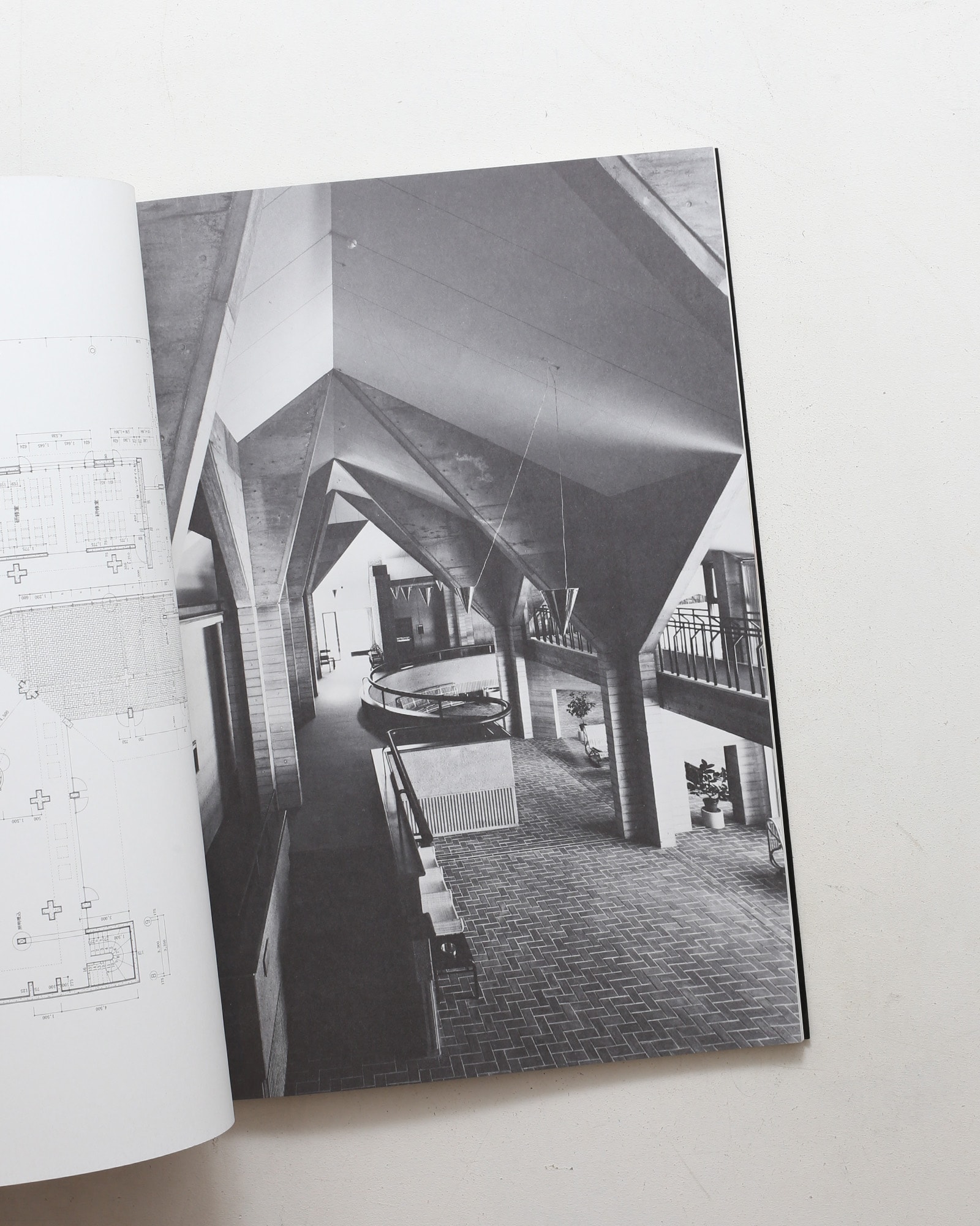 SPACE DRAWINGS 世界建築設計図集 22 内井昭蔵：YMCA野辺山高原センター