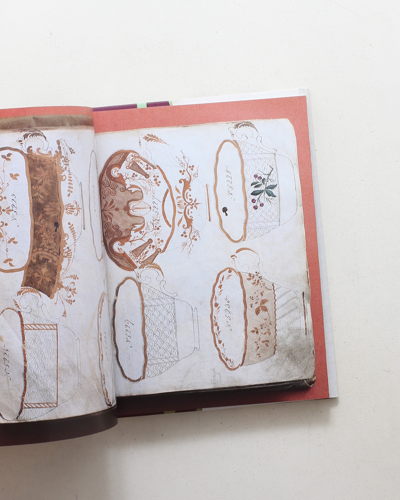 English Style and Decoration: A Sourcebook of Original Designs