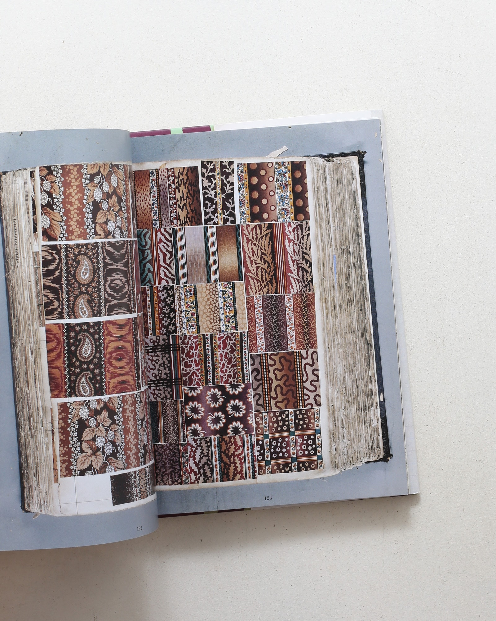 English Style and Decoration: A Sourcebook of Original Designs