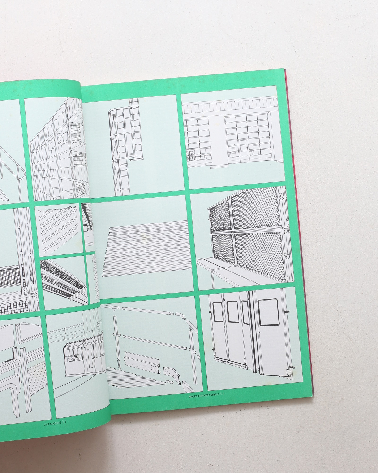 Nemausus: 114 Appartements Sociaux a Nimes | Jean Nouvel、Jean-Marc Ibos