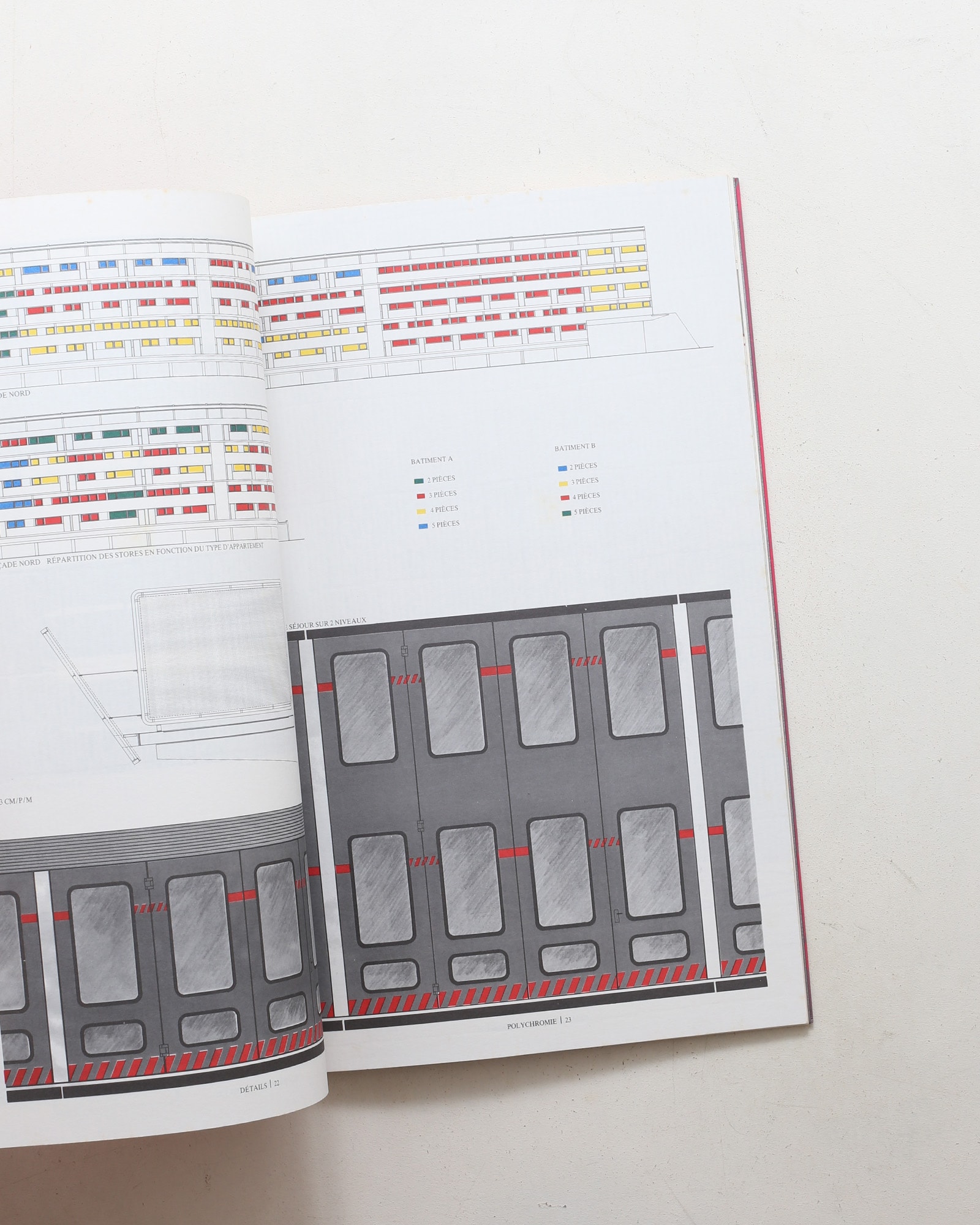 Nemausus: 114 Appartements Sociaux a Nimes | Jean Nouvel、Jean-Marc Ibos