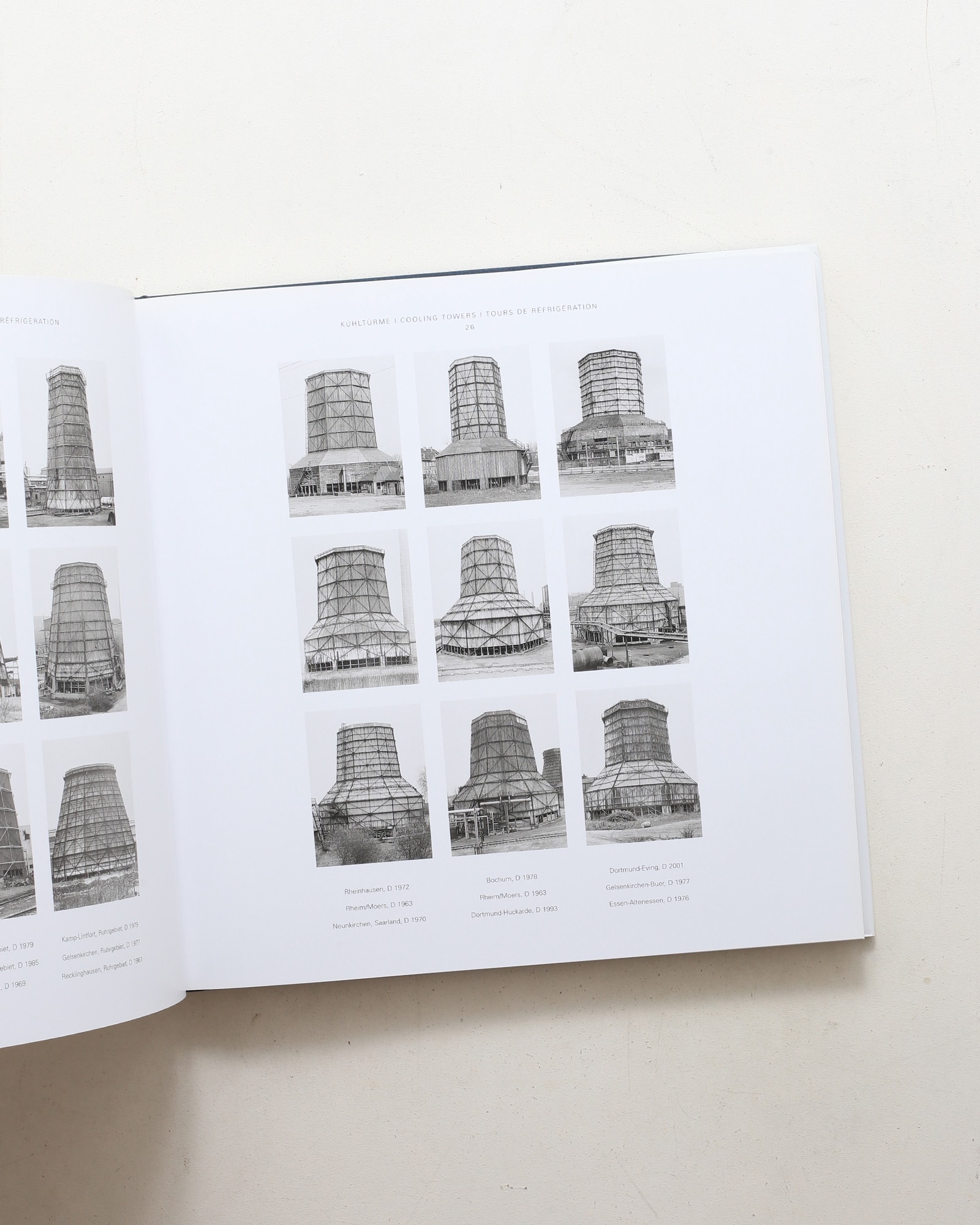 Typologies of Industrial Buildings | Bernd Becher、Hilla Becher