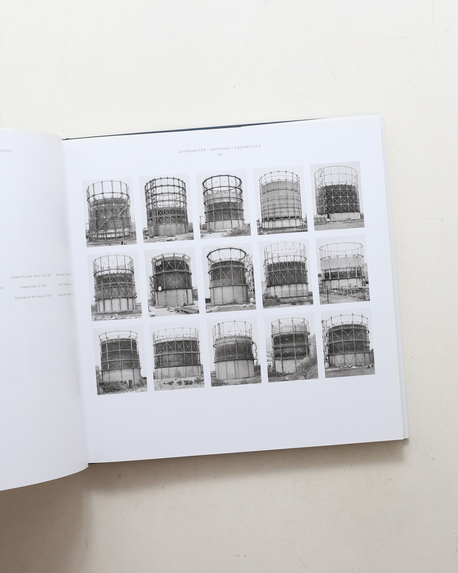 Typologies of Industrial Buildings | Bernd Becher、Hilla Becher
