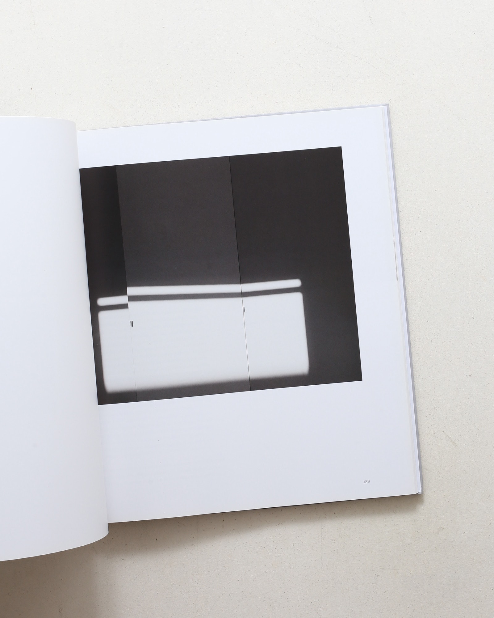 Uta Barth: Peripheral Vision