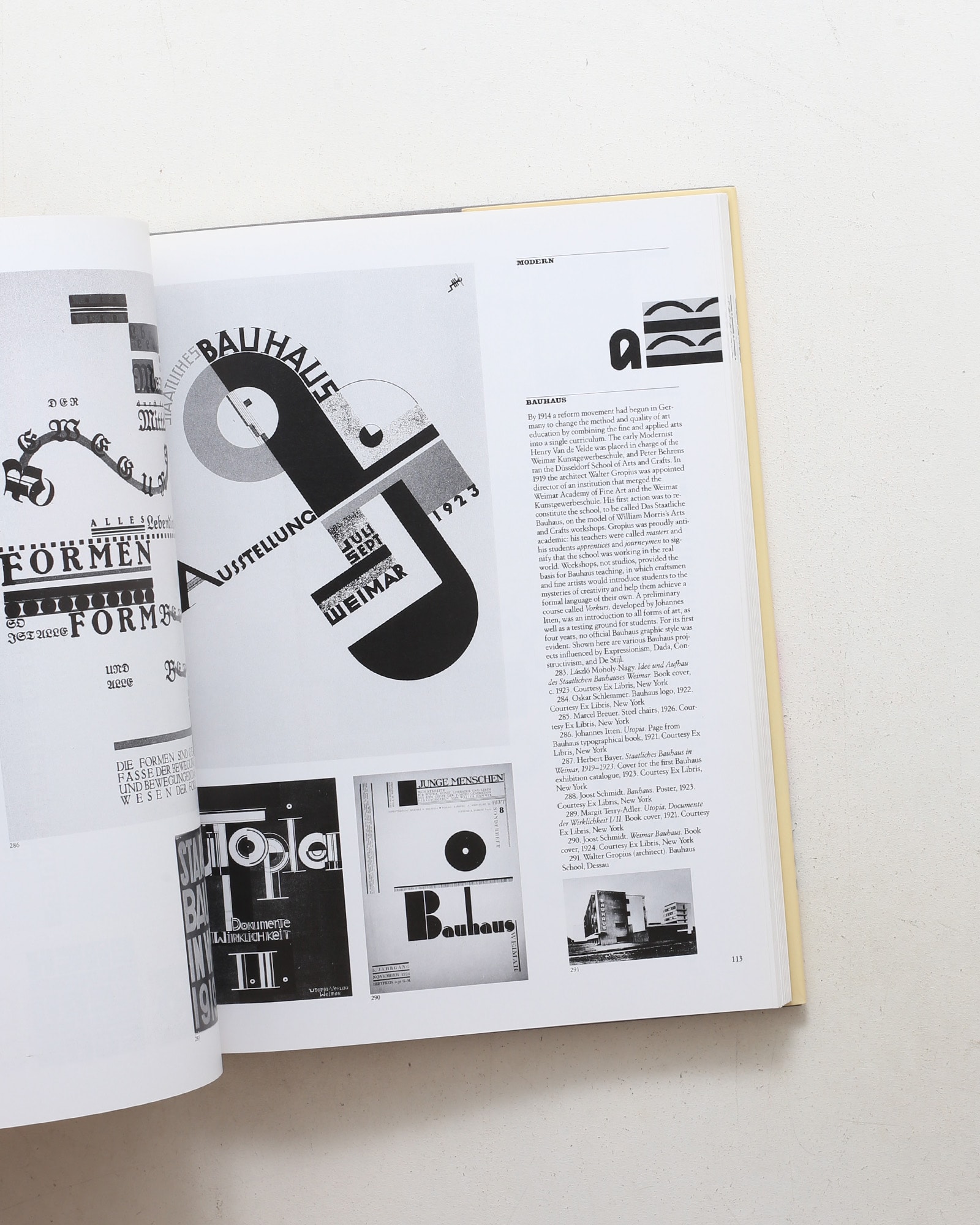 Graphic Style: From Victorian to Post-Modern