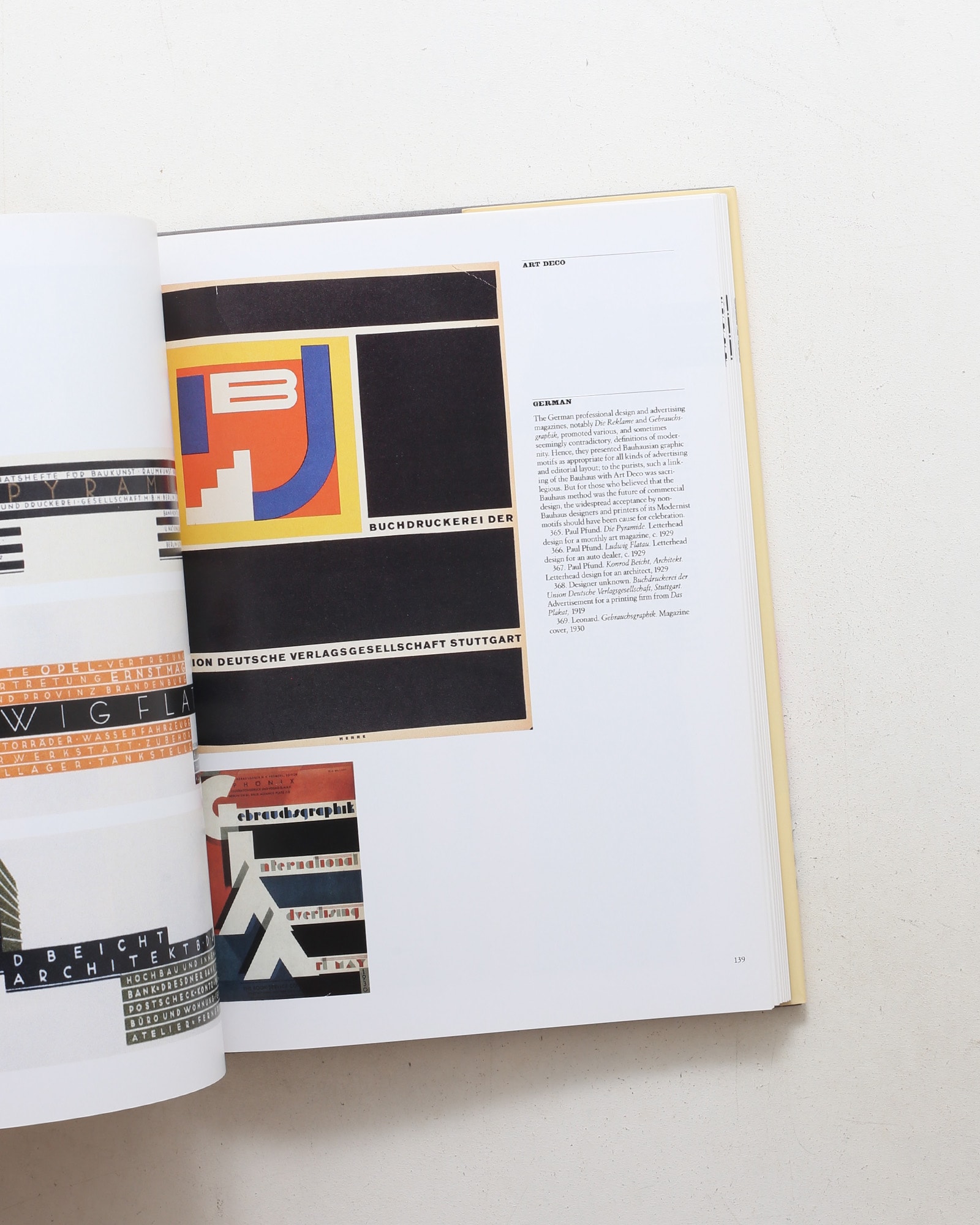 Graphic Style: From Victorian to Post-Modern